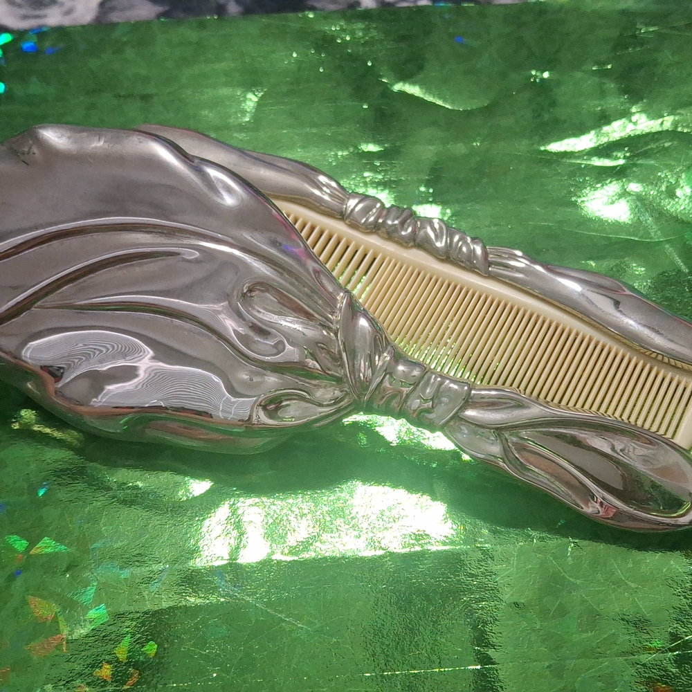 Elegant Silver Hair Comb